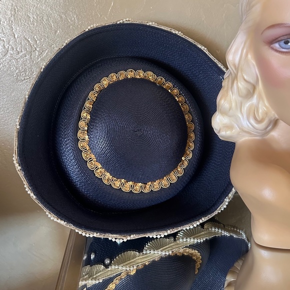 REGAL 1970s\' NAVY STRAW WIDE BRIM HAT WITH INTRICATE GOLD EDGING  & PEARLS main image 5